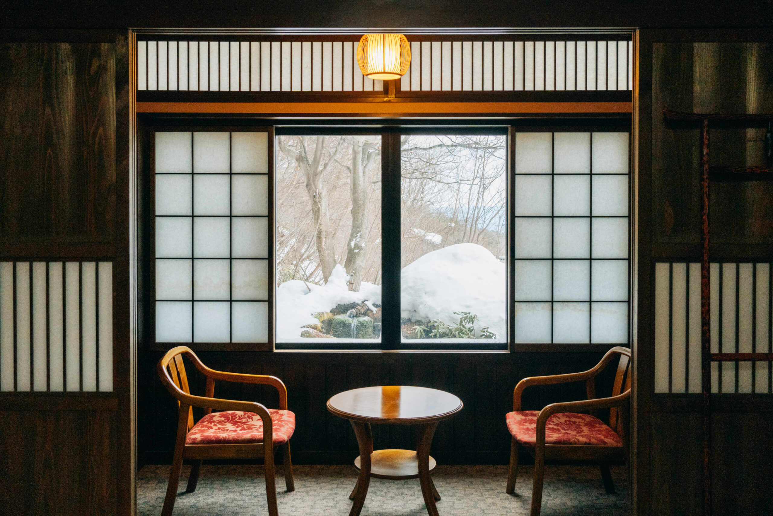 雪景色の温泉街（大分・別府）